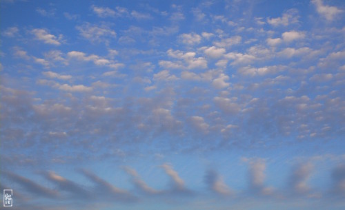 Comb-like line of clouds - Ligne de nuages en forme de peigne