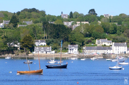 Bergère de Domrémy moored - Bergère de Domrémy au mouillage